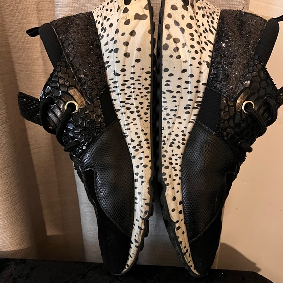 Upper black and gold snake print with polka dot black and white sole. - Picture 6 of 13